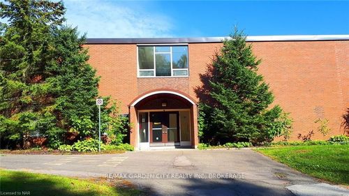 1165 Centre St, Fenwick, ON, L0S1C0 | Card Image