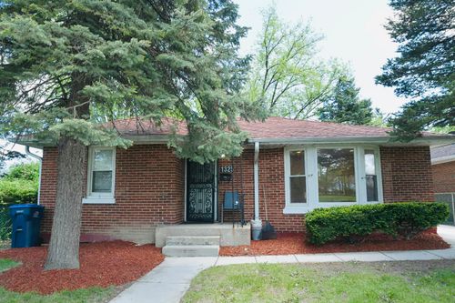 1325 Glenn Dr, North Chicago, IL, 60064-1428 | Card Image
