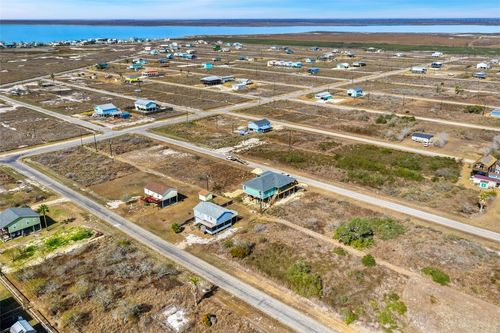 115 W Shady Oak Ln, Rockport, TX, 78382 | Card Image