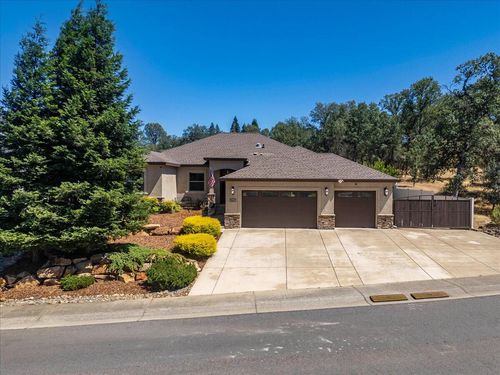 5697 Constitution Way, Redding, CA, 96003-3076 | Card Image