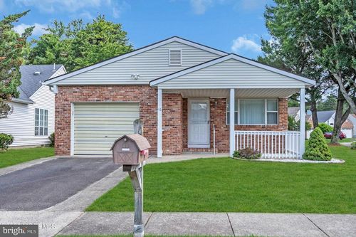 46 Carmacks Way, Toms River, NJ, 08757-6449 | Card Image
