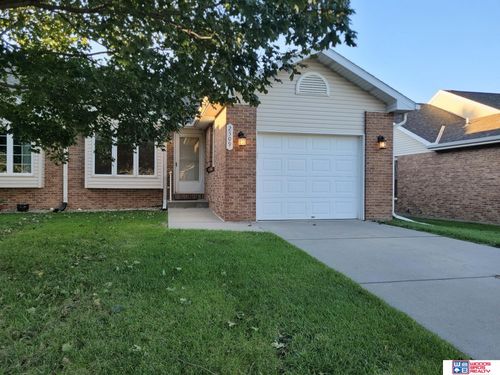 18-2509 Hollyhock Cir, Lincoln, NE, 68521-4709 | Card Image