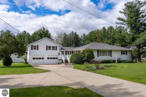 8824 E Pickard Rd, Mt Pleasant, MI, 48858-9461 | Card Image