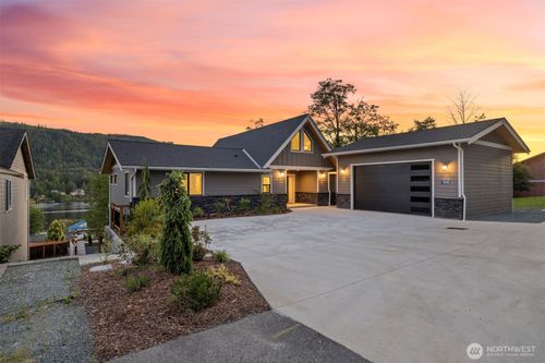 18162 Freedom Ln, Mount Vernon, WA, 98274-8288 | Card Image