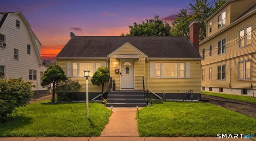 21 Cromwell St, Hartford, CT, 06114-3008 | Card Image