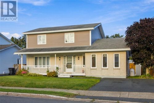 5 Trafalgar Dr, Mount Pearl, NL, A1N3Z7 | Card Image
