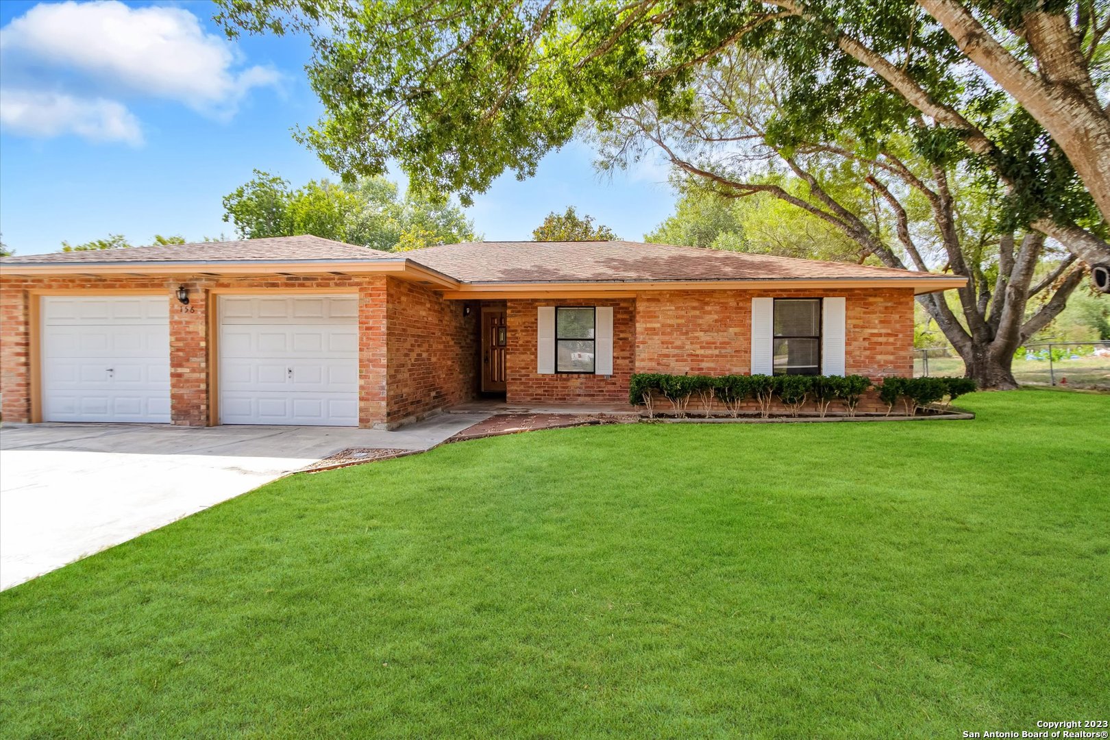 156 Hillside St, For Sale in Seguin Zoocasa