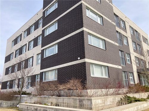 302-392 Albert St, Waterloo, ON, N2L3V1 | Card Image