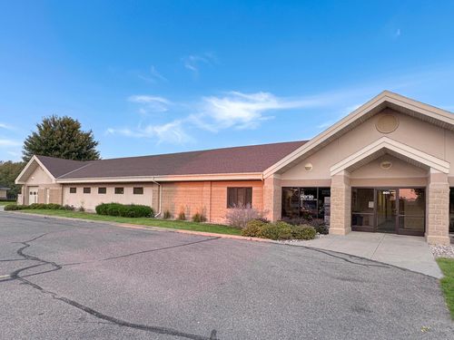 601 Jewett St, Marshall, MN, 56258-2656 | Card Image