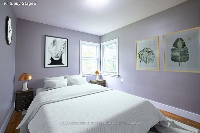 18 Grove Ave, House other with 6 bedrooms, 2 bathrooms and 4 parking in Saint Catharines ON | Image 15