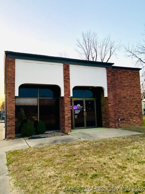 245 S Elm St, Oologah, OK, 74053-3065 | Card Image