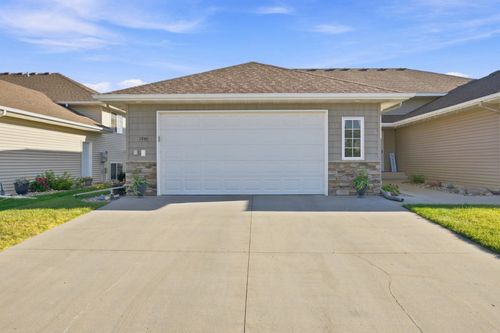 1540 19th Ave E, West Fargo, ND, 58078-4320 | Card Image