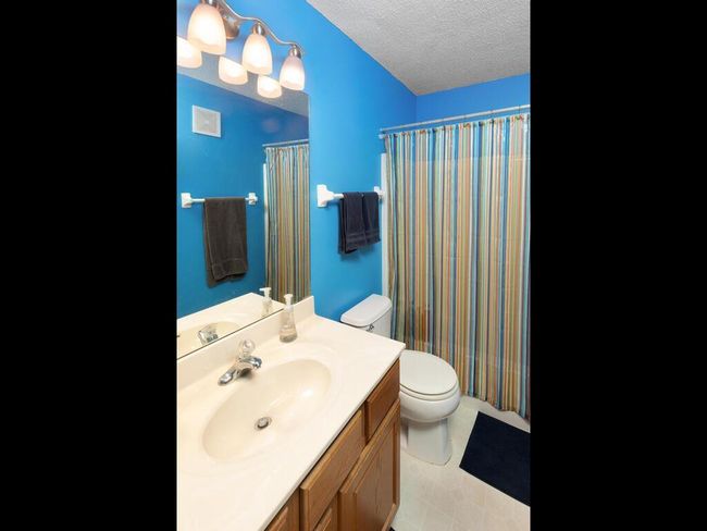 Full bath on upper level | Image 32