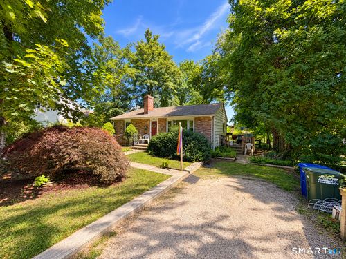 28 Fellows St, Pawcatuck, CT, 06379-1952 | Card Image