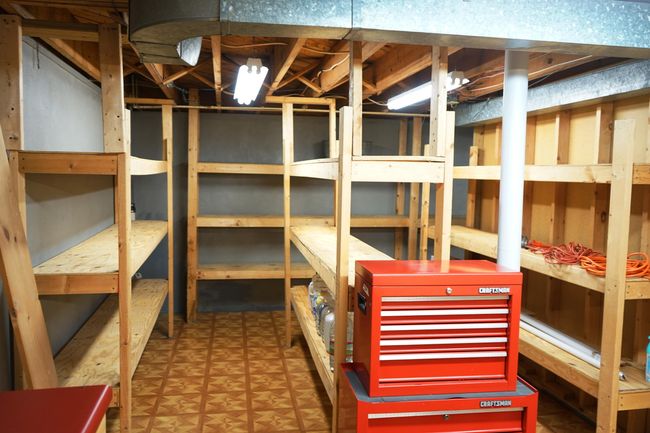 Ample Storage, shelving conveys | Image 41