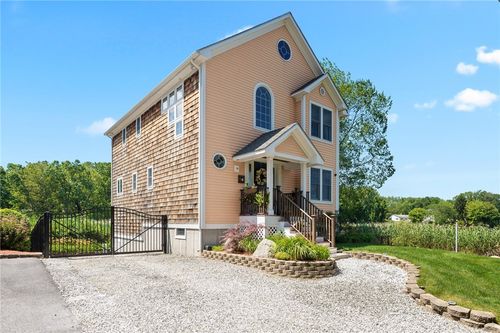 16 Capen St, Warwick, RI, 02889-5606 | Card Image