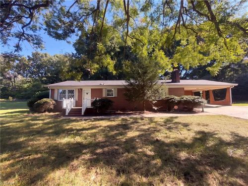 1715 Old Hollow Rd, Walkertown, NC, 27051-9718 | Card Image