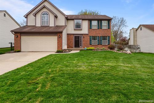 4325 Heatherstone Dr, Waterford, MI, 48329-2393 | Card Image