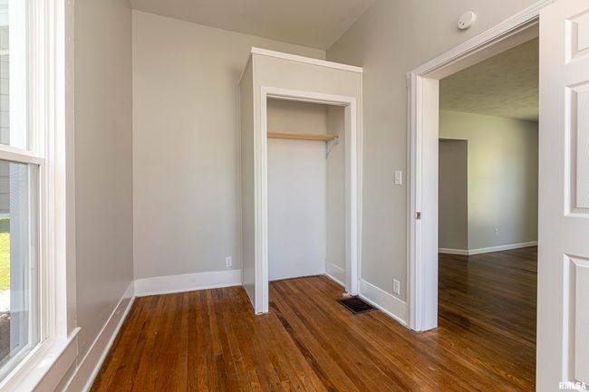 807 E Park St, House other with 3 bedrooms, 1 bathrooms and null parking in Du Quoin IL | Image 10