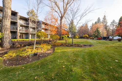 118119-1565 Nw Wall St, Bend, OR, 97703-1969 | Card Image