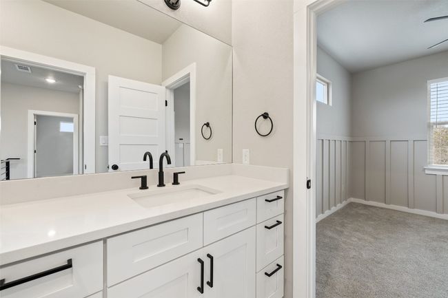Primary Bathroom | Image 29