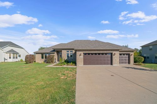 211 Wabansi Trl, Paw Paw, IL, 61353-9512 | Card Image