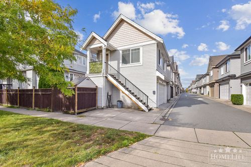 coach-house-7052 195 St, Surrey, BC, V4N5Y7 | Card Image