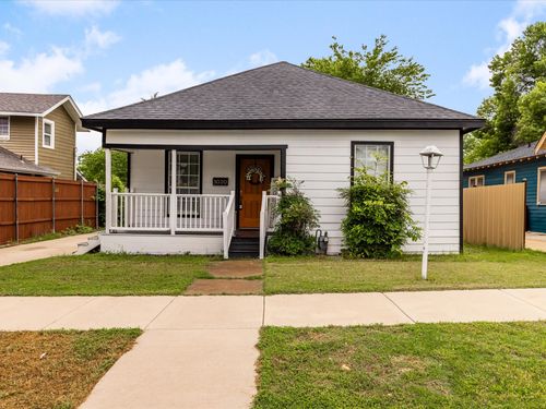 3020 Purington Ave, Fort Worth, TX, 76103-2413 | Card Image