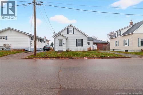 12 Ash St, Moncton, NB, E1C3M8 | Card Image