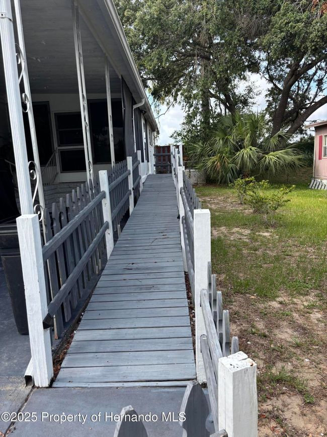 14334 Midfield St, House other with 3 bedrooms, 2 bathrooms and null parking in BROOKSVILLE FL | Image 5