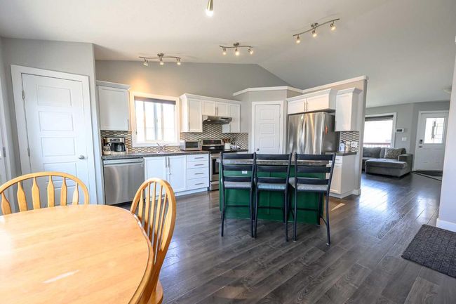 8010 112 Street, House other with 4 bedrooms, 3 bathrooms and 4 parking in Grande Prairie AB | Image 8