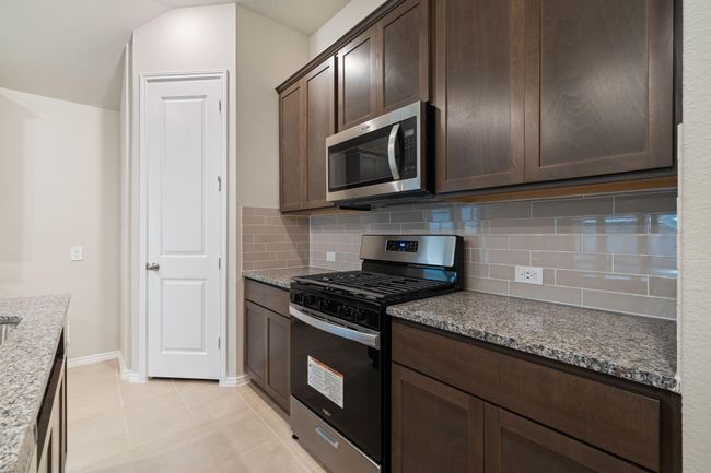 28815 Bobcat Run Dr, House other with 4 bedrooms, 2 bathrooms and 2 parking in New Caney TX | Image 4