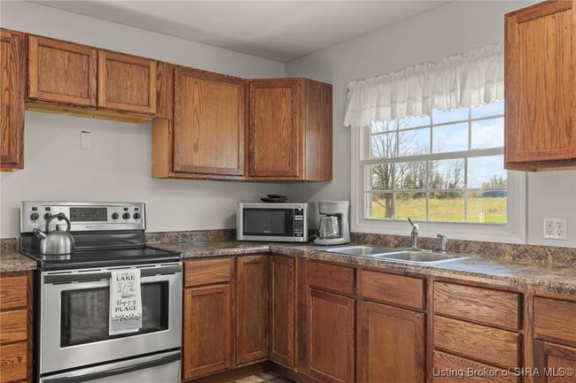 1110 W Helton Rd, Home with 3 bedrooms, 3 bathrooms and null parking in Scottsburg IN | Image 31