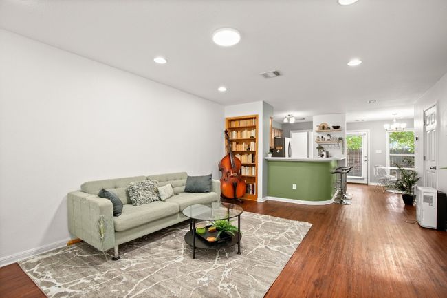 UNIT-17 - 6900 E Riverside Dr, Condo with 2 bedrooms, 3 bathrooms and 1 parking in Austin TX | Image 5