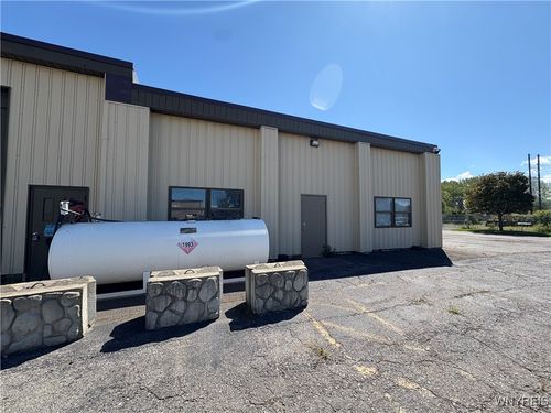 1711 Union Rd, West Seneca, NY, 14224-2000 | Card Image