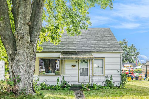 30 Roosevelt Dr, Smiths Falls, ON, K7A3J8 | Card Image