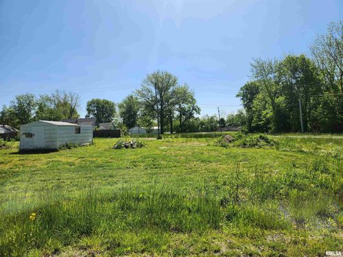 64 S 2nd St, Ashley, IL, 62808-1069 | Card Image