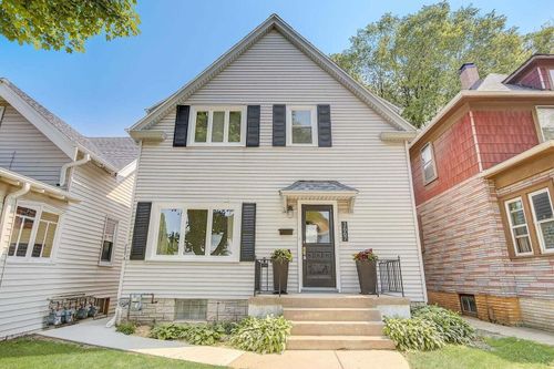 3667 E Layton Ave, Cudahy, WI, 53110-1410 | Card Image