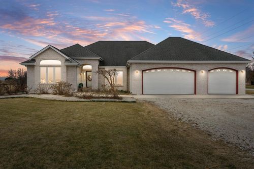 439 92nd Street, Raymond, WI, 53126 | Card Image