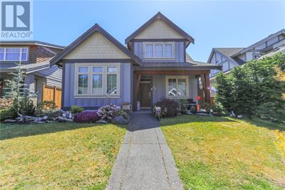 738 W Ridge Way, House other with 4 bedrooms, 4 bathrooms and 2 parking in Qualicum Beach BC | Image 2