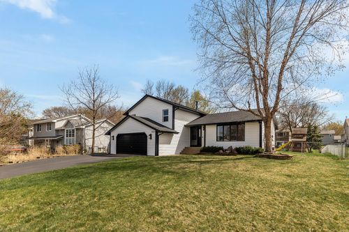 7637 23rd St N, Oakdale, MN, 55128-5101 | Card Image