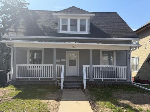 1204 N 8th St, Saint Joseph, MO, 64501-1227 | Card Image