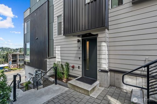 f-3104 Sw Avalon Way, Seattle, WA, 98126-2605 | Card Image