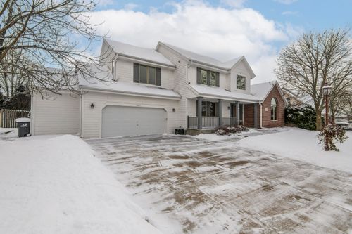 2217 Deer Path, Waukesha, WI, 53189-8238 | Card Image