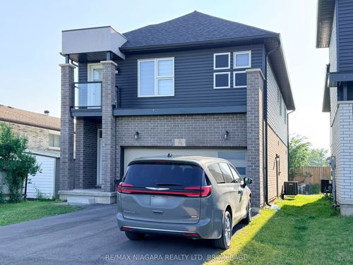 78 Bradley Ave, Welland, ON, L3B0K1 | Card Image