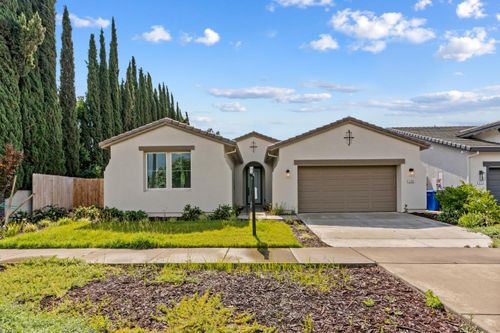 3705 N Berkeley Ave, Turlock, CA, 95382-9282 | Card Image
