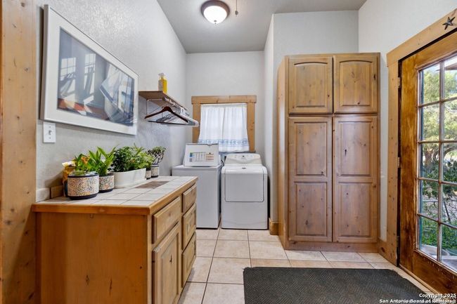 6170 County Road 332, Home with 4 bedrooms, 4 bathrooms and null parking in Jourdanton TX | Image 17
