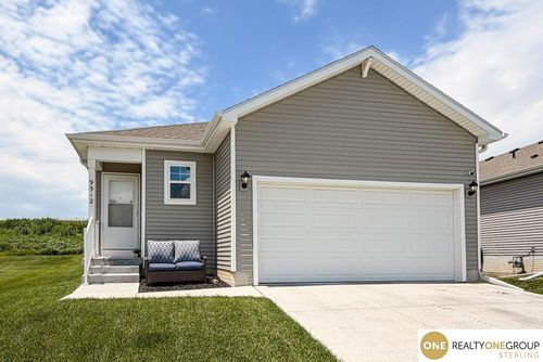 9512 Reynolds St, Omaha, NE, 68122-1339 | Card Image