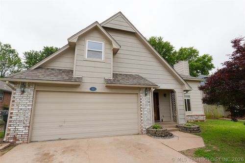 1104 137th St, Glenpool, OK, 74033-3256 | Card Image