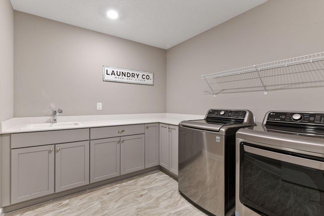 Upper Level Laundry | Image 31